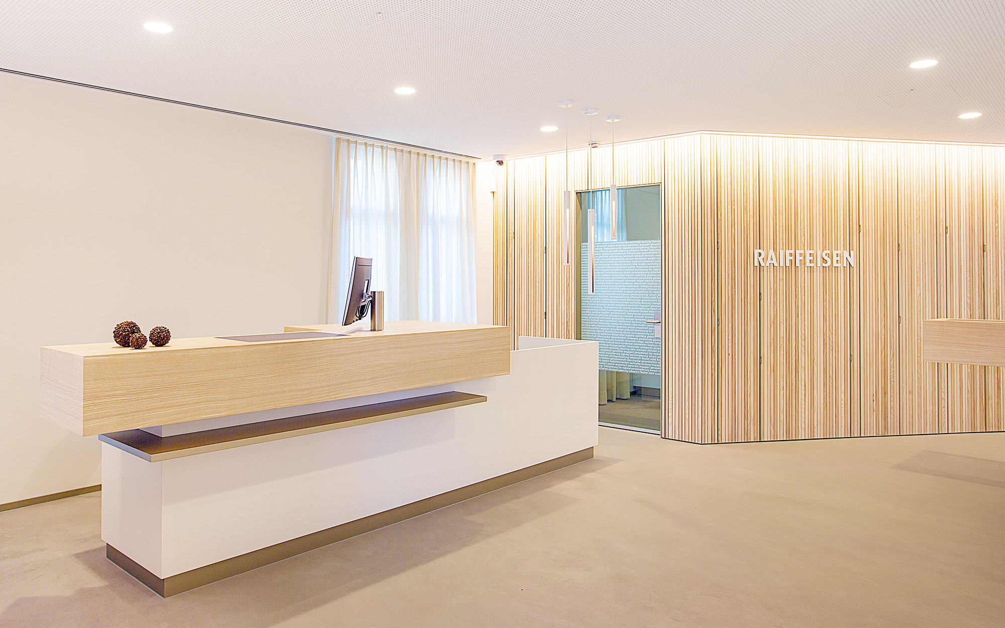 Cashdesk in der Raiffeisenbank Reinach