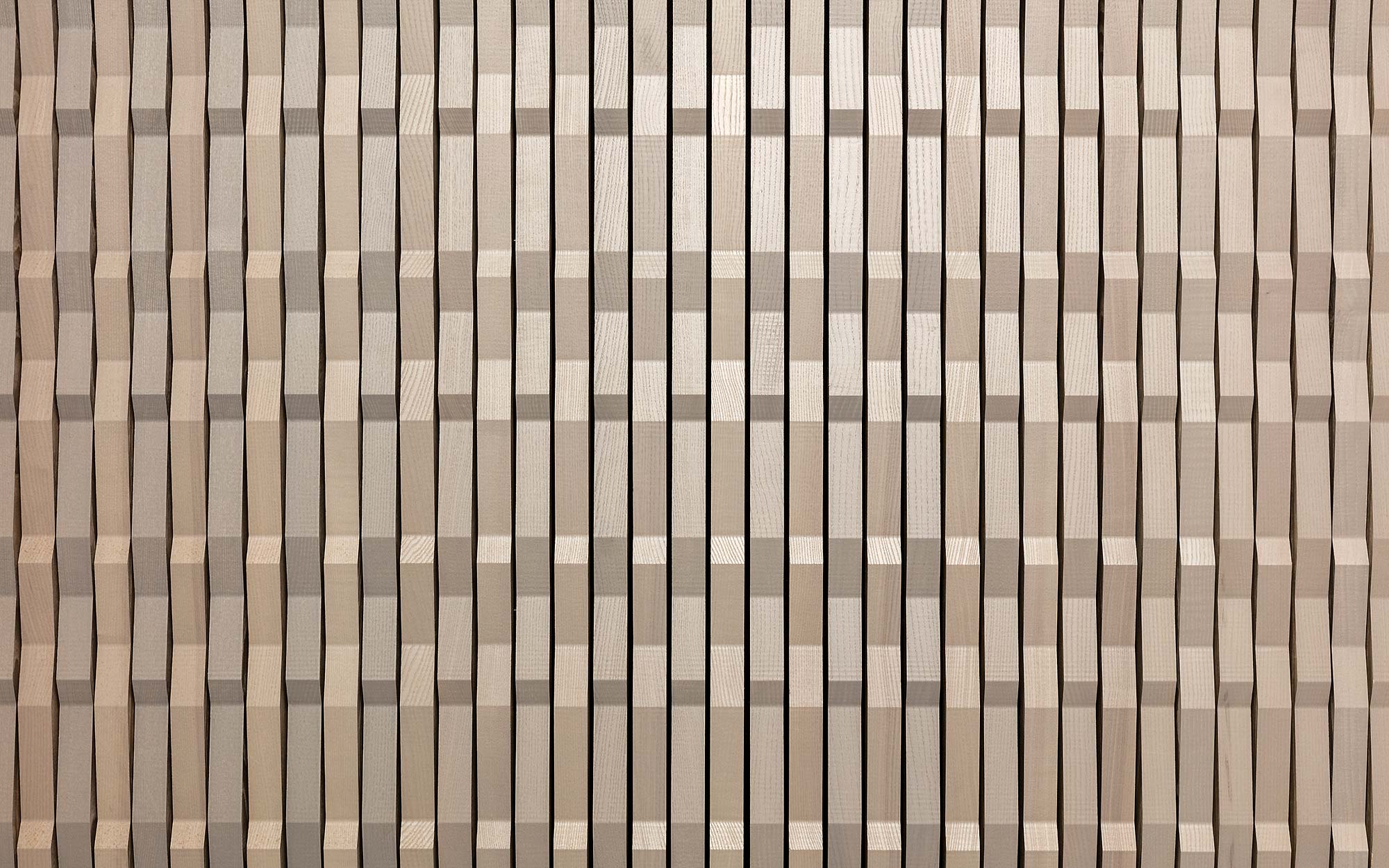 Metallpigmentierter Holzlack